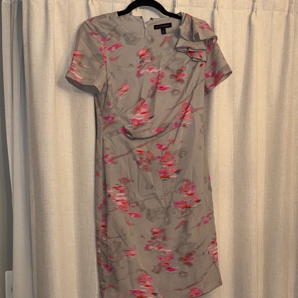 Banana Republic Women’s Gray Floral Dress